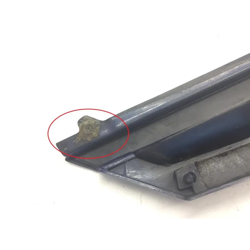 Cache carenage sous selle gauche YAMAHA FJ 1200 1986-1987