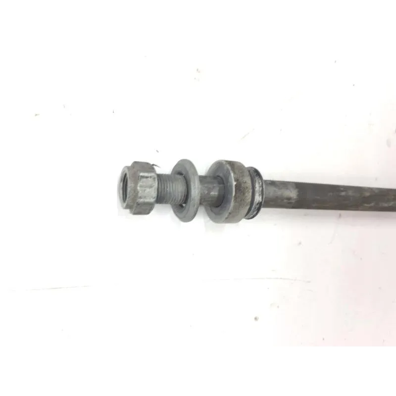 Axe de roue arriere BMW F 650 GS 2001-2007