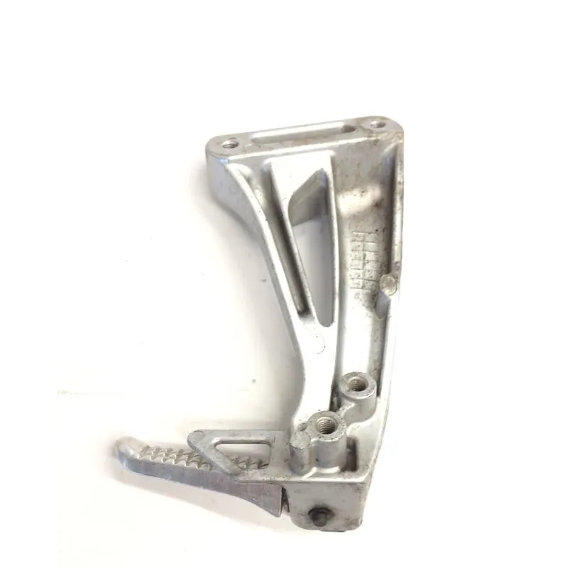 Platine et repose pieds arriere gauche SUZUKI SV 650 S 1999-2002