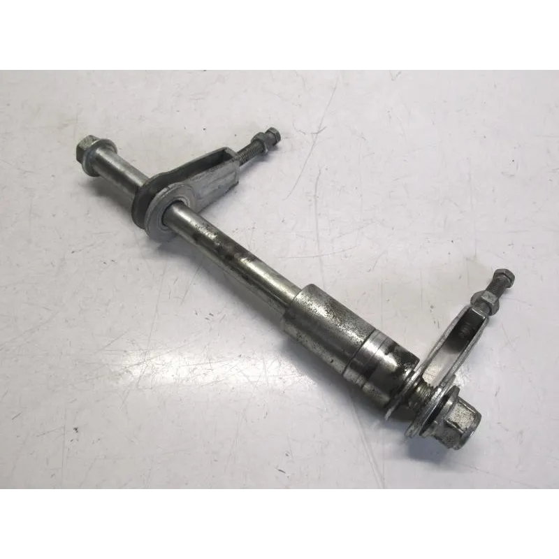 Axe de roue arriere YAMAHA YBR 125 2007-2009