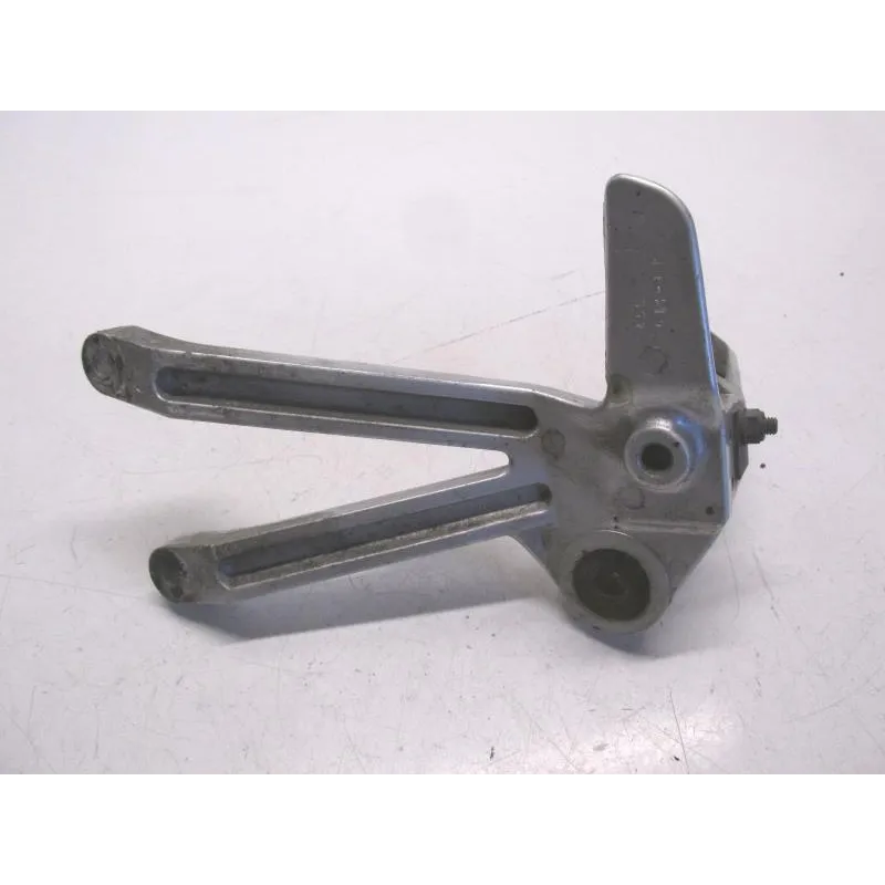 Platine et repose pieds arriere droit SUZUKI VX 800 1990-1997