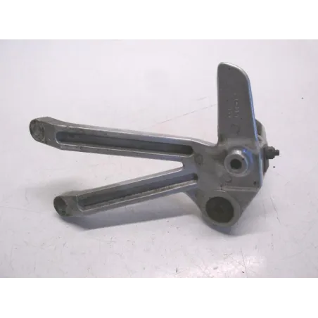Platine et repose pieds arriere droit SUZUKI VX 800 1990-1997