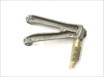 Platine et repose pieds arriere gauche HONDA CBR 900 RR 1996-1997 FIREBLADE