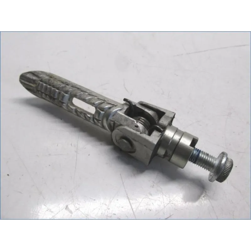 Repose pieds avant droit SUZUKI GSXR 750 2006-2007