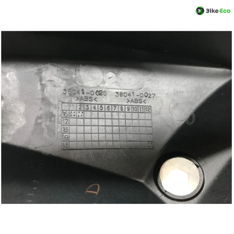 Cache carenage coque arriere gauche KAWASAKI ZZR 1400 2016-2020 ABS