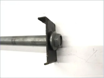 Axe de roue arriere KAWASAKI Z 750 2004-2006