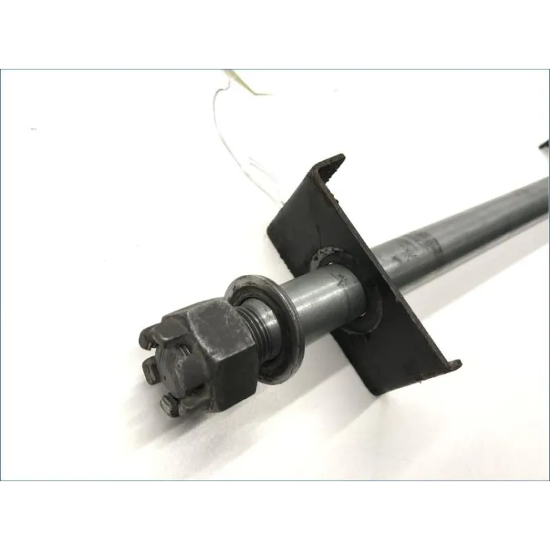 Axe de roue arriere KAWASAKI Z 750 2004-2006