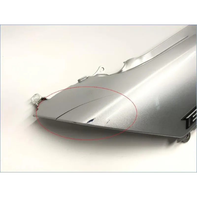 Cache carenage coque arriere droit SUZUKI AN 400 2003-2006 BURGMAN
