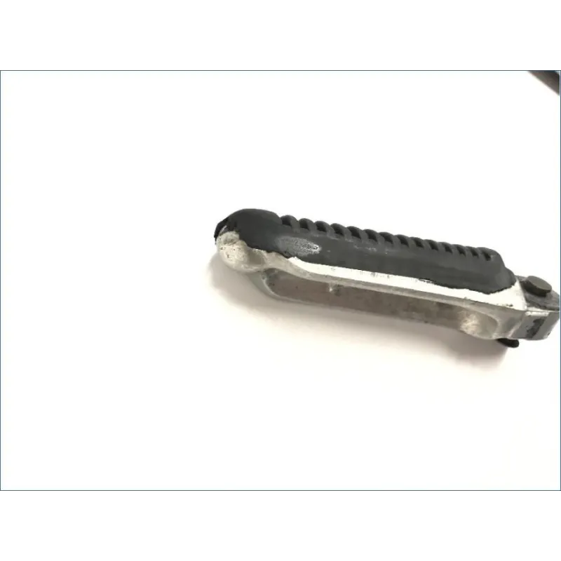 Repose pieds arriere droit SUZUKI GSX F 750 1989-1997