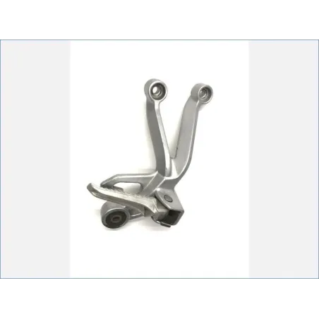 Platine et repose pieds arriere droit SUZUKI GSXR 1000 2003-2004