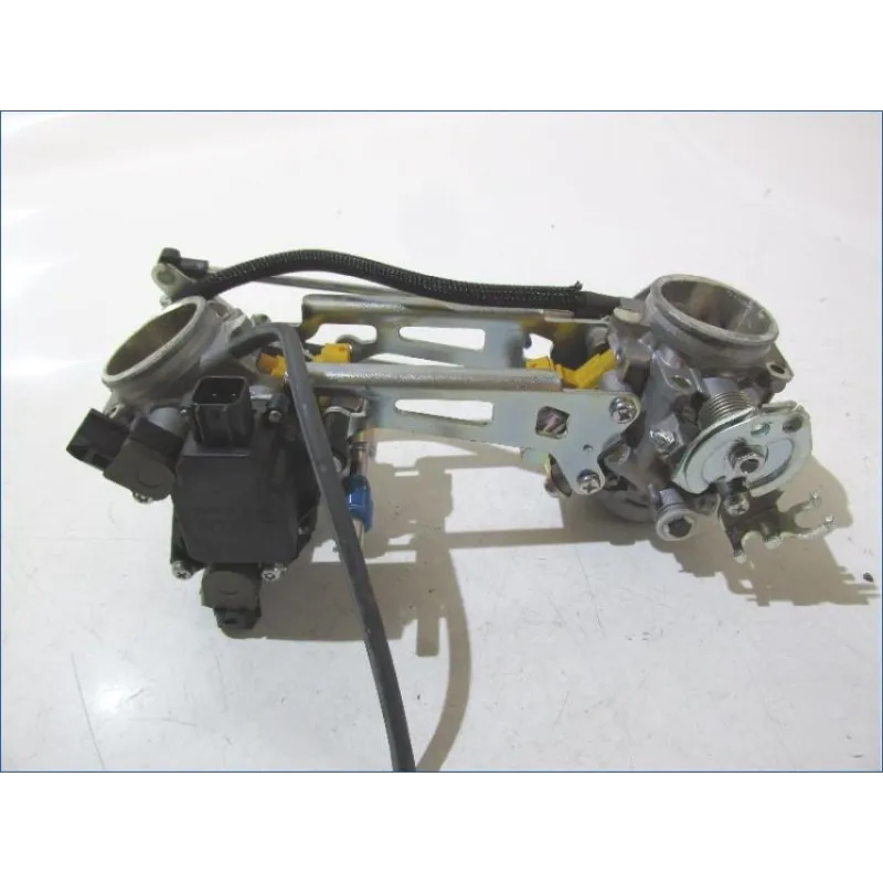 Rampe d'injection SUZUKI SFV 650 2009-2016 GLADIUS ABS