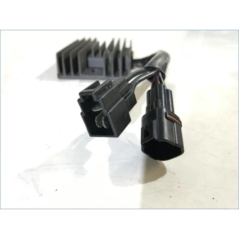 Regulateur charge batterie SUZUKI GSR 750 2011-2016