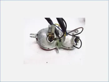 Feu arriere gauche YAMAHA YP 125 2003-2006 MAJESTY