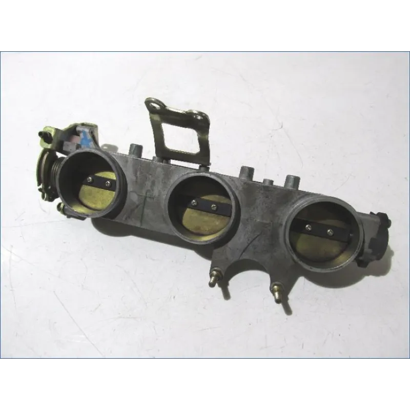 Rampe d'injection TRIUMPH DAYTONA 955 I 2002-2003