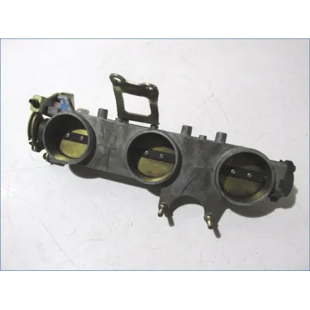 Rampe d'injection TRIUMPH DAYTONA 955 I 2002-2003