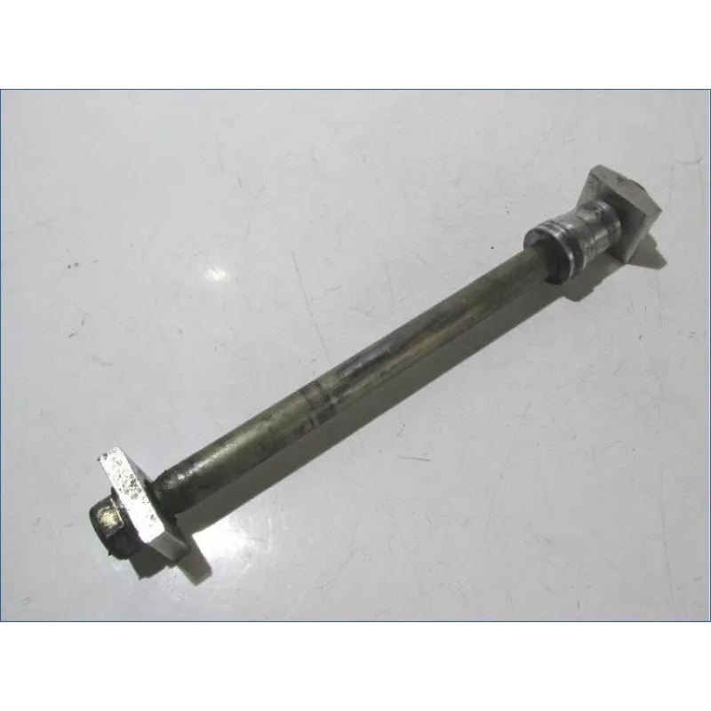 Axe de roue arriere TRIUMPH DAYTONA 955 I 2002-2003