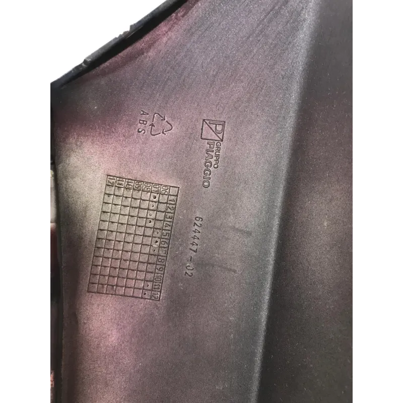 Cache carenage coque arriere droit PIAGGIO MP3 400 2007-2008