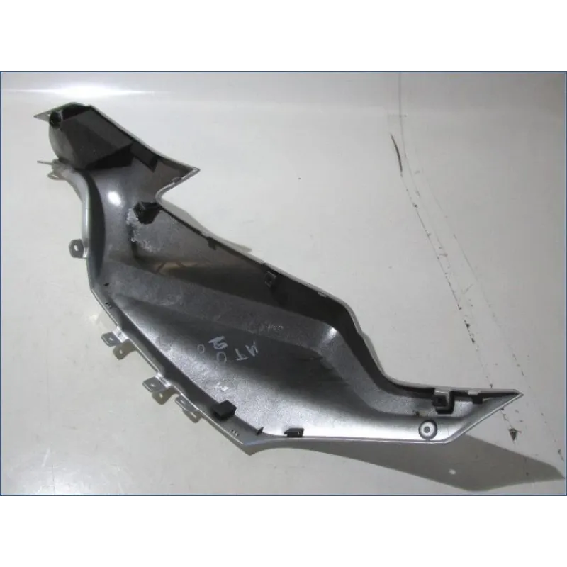 Cache reservoir droit YAMAHA MT07 700 2014-2016