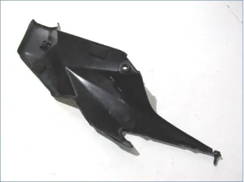 Cache carenage sous selle droit SUZUKI GSR 750 2011-2016