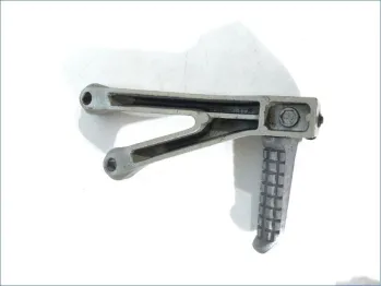 Platine et repose pieds arriere gauche KAWASAKI ZX6 R 600 1998-1999 NINJA