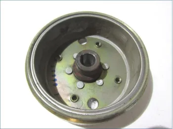 Rotor volant moteur PEUGEOT KISBEE 50 2011-2012 4T
