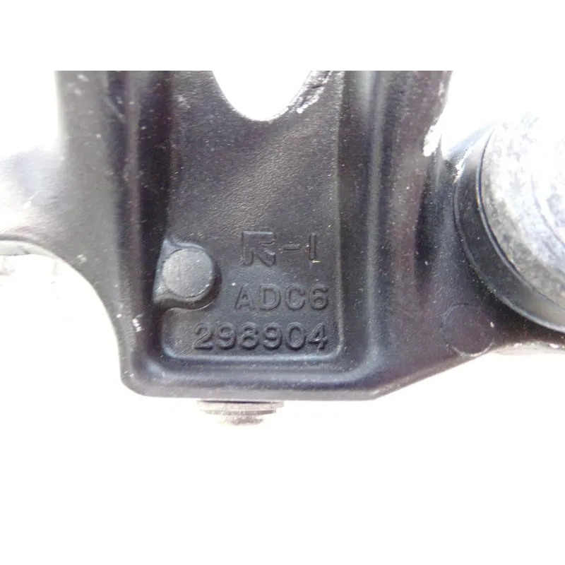 Platine et repose pieds arriere gauche SUZUKI GSXR 1000 2009-2011