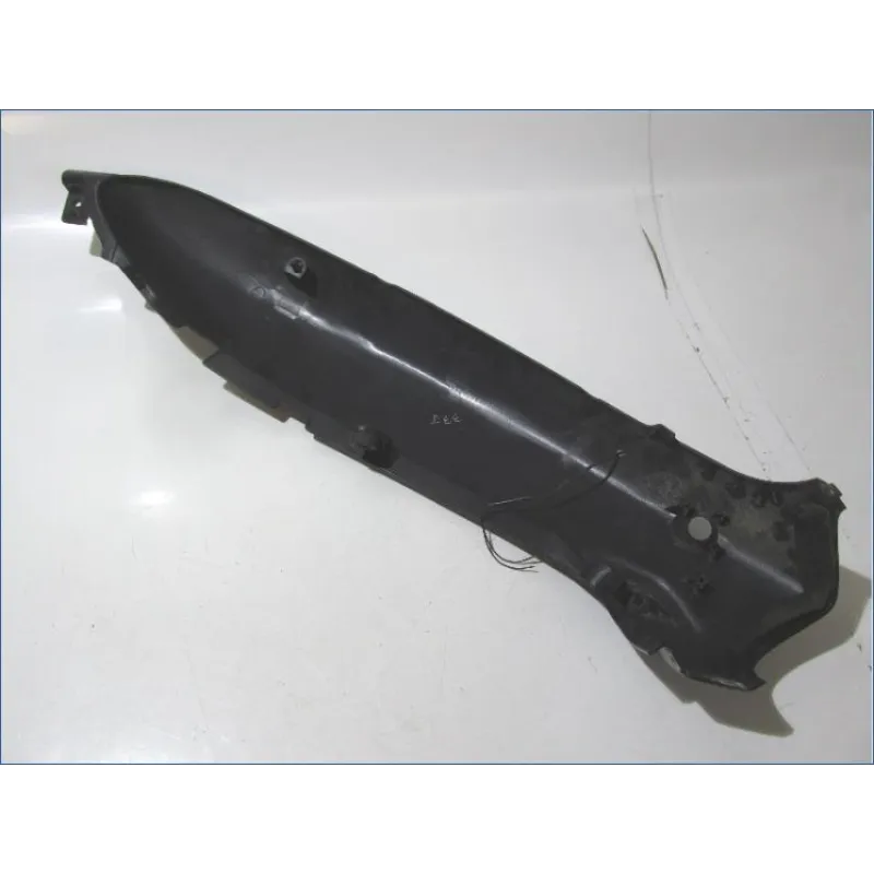 Cache carenage coque arriere gauche SUZUKI GSX F 750 1998-2001