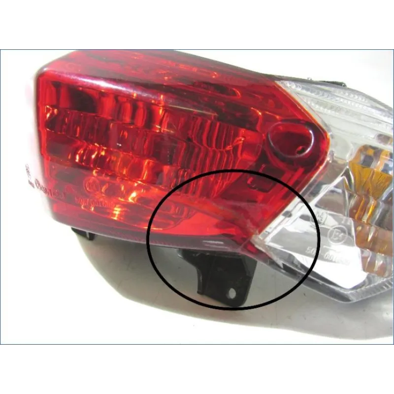 Feu arriere PEUGEOT KISBEE 50 2011-2012 4T