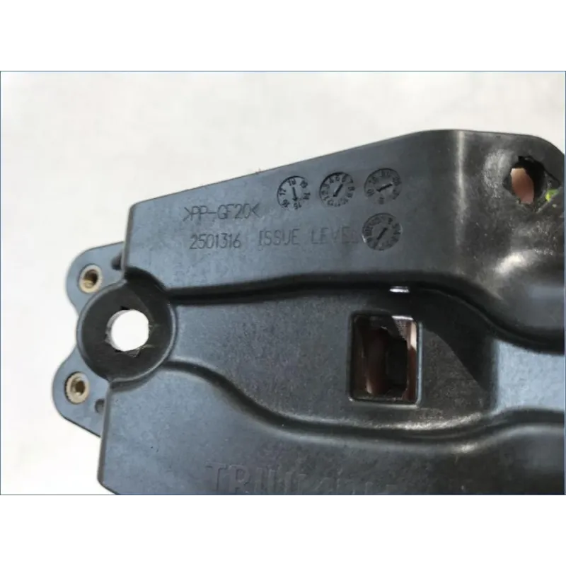 Support Boite a fusibles TRIUMPH THRUXTON R 1200 2016-2019