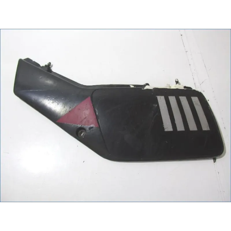 Cache carenage sous selle gauche SUZUKI DR 650 R 1990-1991