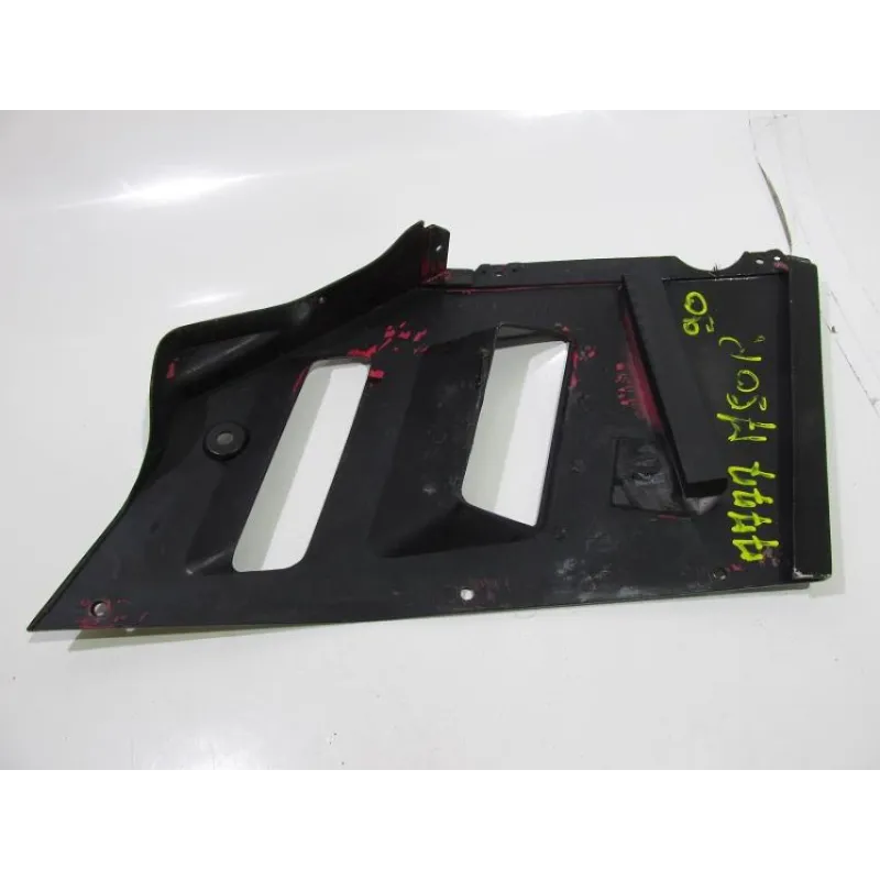 Cache flanc de carenage gauche SUZUKI GSXR 750 1991