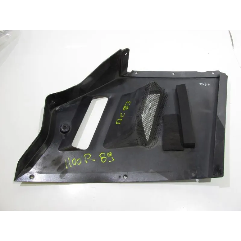 Cache flanc de carenage gauche SUZUKI GSXR 1100 1989-1990