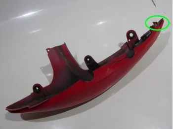 Cache carenage coque arriere droit SUZUKI SV 650 1999-2002