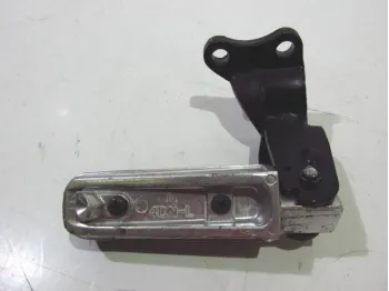 Platine et repose pieds arriere gauche YAMAHA YPR 125 2006-2009 XMAX