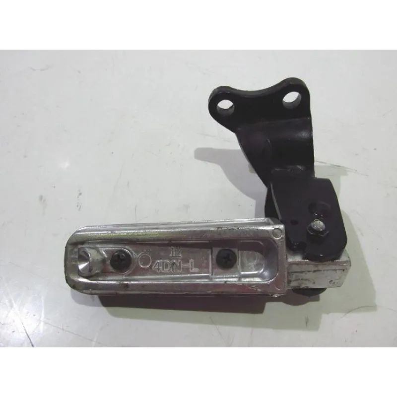 Platine et repose pieds arriere gauche YAMAHA YPR 125 2006-2009 XMAX