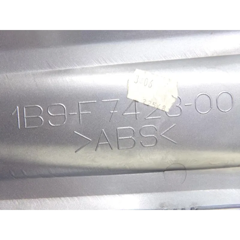Cache lateral droit YAMAHA YPR 125 2006-2009 XMAX