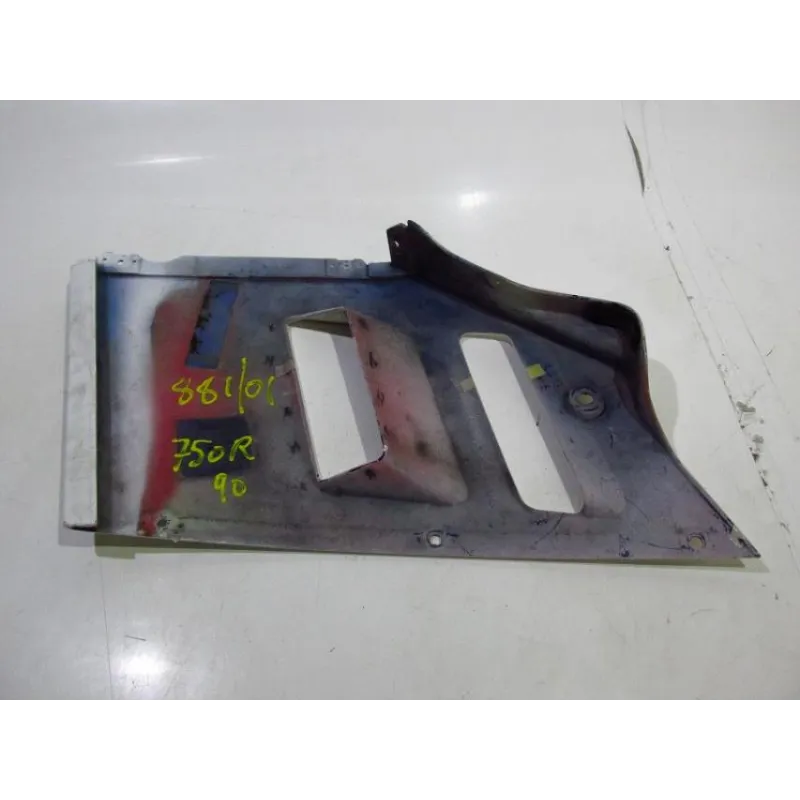 Cache flanc de carenage droit SUZUKI GSXR 750 1991
