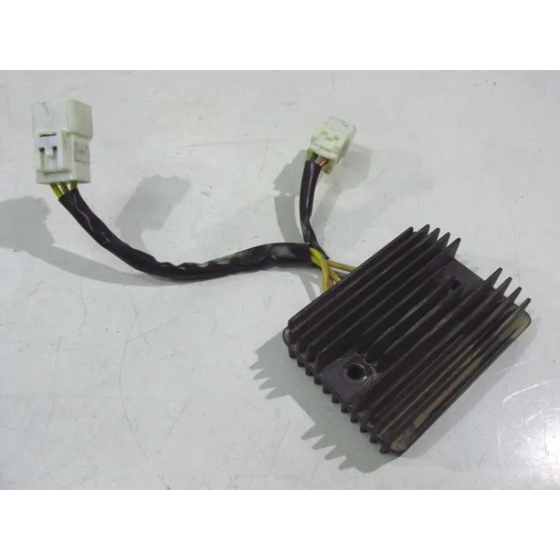 Regulateur charge batterie PIAGGIO VESPA GTS 125 IE SUPERSPORT ABS-ASR