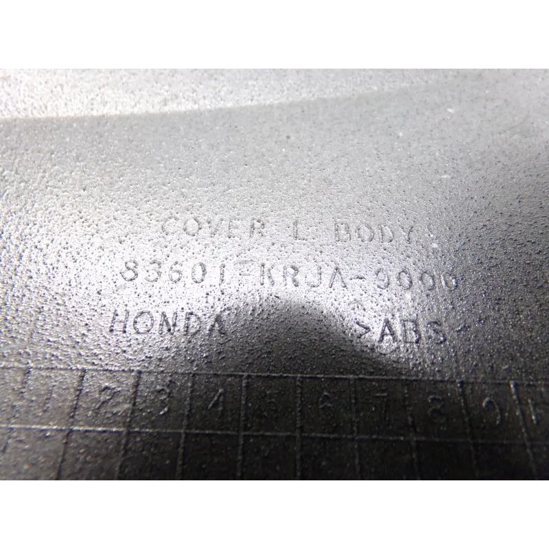 Cache carenage coque arriere gauche HONDA FES 125 2003-2006 PANTHEON