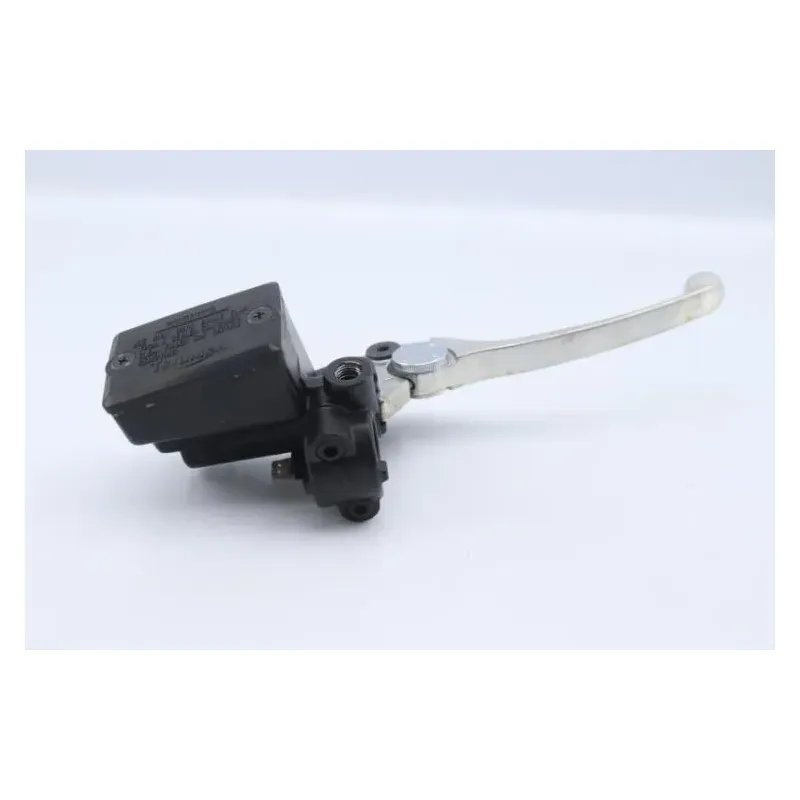 Maitre cylindre frein avant TRIUMPH STREET TRIPLE 675 2007 - 2011
