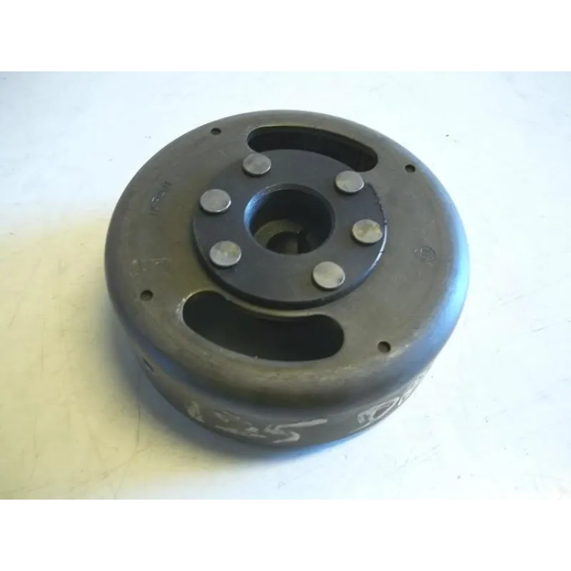 Rotor volant moteur SUZUKI DR 125 1985-1988
