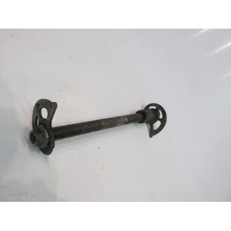 Axe de roue arriere SUZUKI DR 750 S 1988-1990