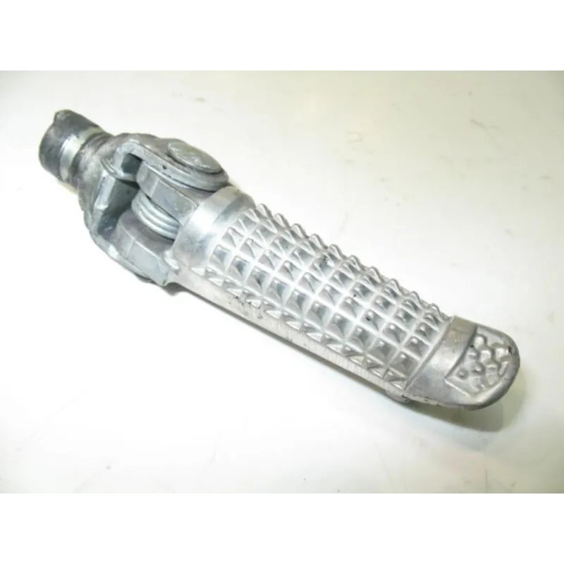 Repose pieds avant droit SUZUKI GSXR 750 2004-2005