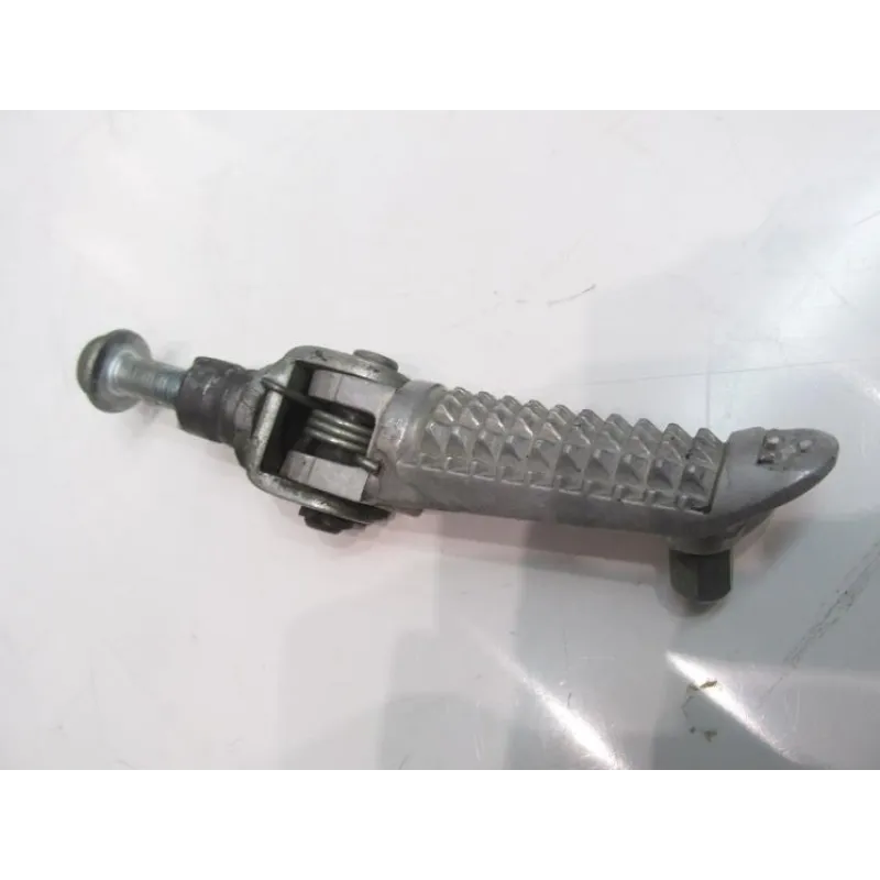 Repose pieds avant droit SUZUKI GSXR 1000 2002