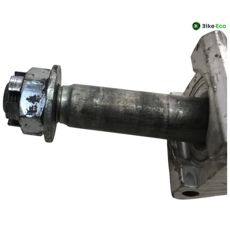 Axe de roue arriere YAMAHA FZR 1000 1989-1990
