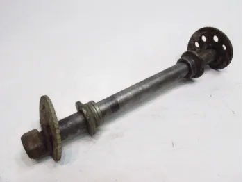 Axe de roue arriere SUZUKI DRZ 400 E 2000-2007