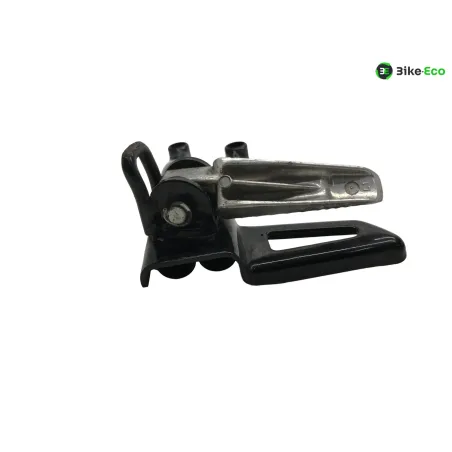Platine et repose pieds arriere gauche SUZUKI GSXR 125 2017-2020