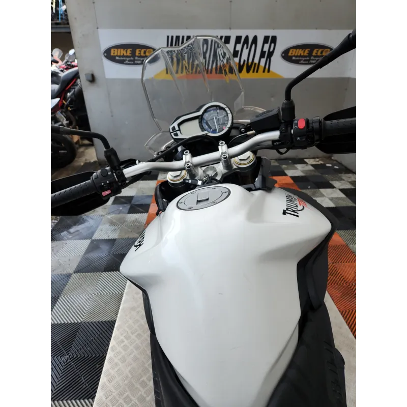 TRIUMPH TIGER 800