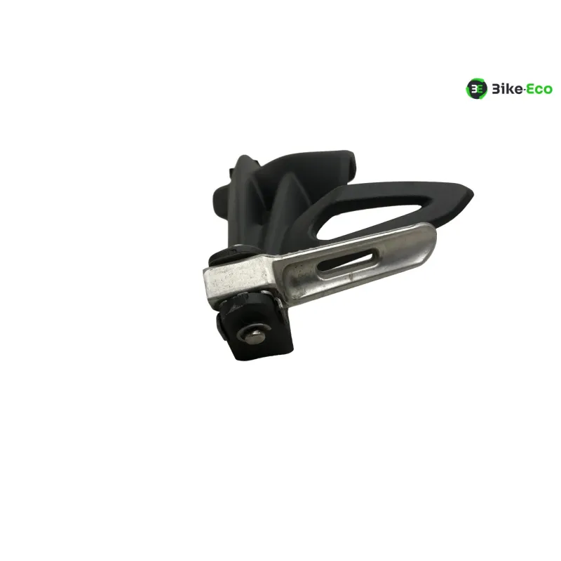Platine et repose pieds arriere gauche TRIUMPH STREET TRIPLE 675 2011-2012