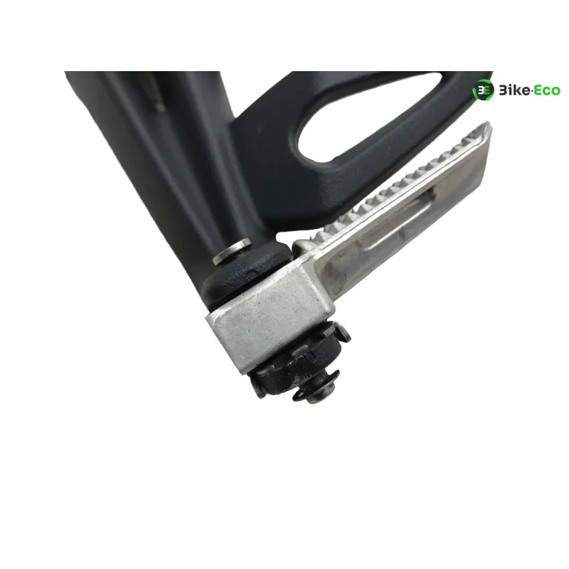 Platine et repose pieds arriere gauche TRIUMPH STREET TRIPLE 675 2011-2012